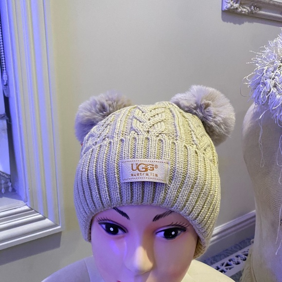 UGG Cream Double Faux Fur Pom Pom Hat & Pom Tech Glove Set - Picture 2 of 3